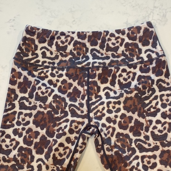 Venus leopard print leggings Sz M (b5) - Picture 2 of 5